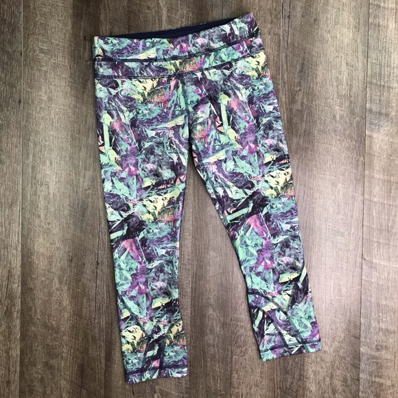lululemon Iridescent Luxtreme Inspire Crop Size 6 - Picture 2 of 7